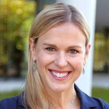 Julia Mcdowell's Instagram, Twitter & Facebook