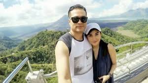 Looking for home depot hours of operation or home depot locations? Beda Usai 25 Tahun Tak Surutkan Niat Adjie Pangestu Nikahi Novita Petria Tribun Manado