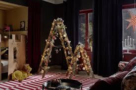 Ikea Deutschland Weihnachtszeit Ist Eure Zeit So Kann Eine Leiter Auch Schnell Zum Weihnachtsbaum Ikea Weihnachten Weihnachtsbaum Alternative Weihnachtszeit
