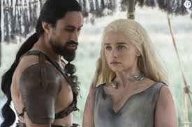Game Of Thrones Saison 6 L Episode 1 En Streaming Vost Terrafemina Dans un pays où l'été peut durer plusieurs années et l'hiver toute une vie, des forces sinistres et surnaturelles se pressent aux portes du royaume des sept couronnes. game of thrones saison 6 l episode 1