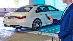 Anyone have the full clip of massa walking back to the williams garage? 2021 Mercedes S Class Automated Valet Parking World S First Youtube