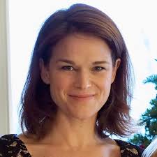 Jen Flannery's Instagram, Twitter & Facebook