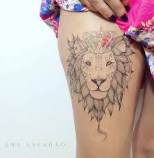 Der könig des dschungels strahlt stärke anders als bei vielen anderen motiven sind sie keinem trend unterworfen. 1001 Ideen Und Inspirationen Fur Ein Oberschenkel Tattoo