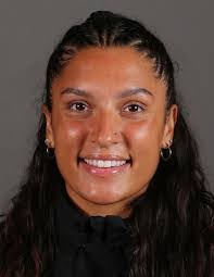 Mia Palmer's Instagram, Twitter & Facebook