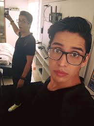 Hay algo raro en mi foto 🙀🙀🙀 Que tengan un excelente día. #losmarquina📺