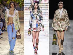 Con el verano 2021 casi entre nosotros, llega el momento de ir a por esos botines o zapatos que tanto se llevan ahora y que cuentan con el diseño perfecto que marca tendencia, pero además su. 5 Tendencias De Moda De Primavera 2021 Que Necesitas En Tu Armario
