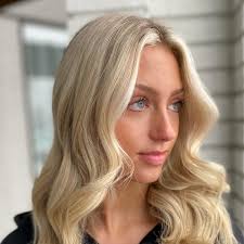 The most gorgeous blonde 🤍🤍🤍 @nikimoonsalon @modernsalon @maneaddicts  @american_salon @citiesbesthairartists @hairbrained_official  @davinesofficial @davinesnorthamerica @mastersofbalayage #nikimoonsalon  #nikimoonsalonandspa #napervillestylist ...