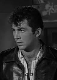 Hollywoods loss was endurance riding's gain. Tevis legend, Boyd Zontelli,  also had an acting career, under the name of "Zon Teller". Attached are  some images from the movie "The Hot Angel" According