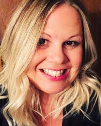 Kimberly Knoll's Instagram, Twitter & Facebook