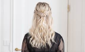 Damit er nicht fad herunterhängt, sondern schön ein tuch kann deinen bad hair day auf viele arten retten: Mit Diesen Frisuren Hast Du Immer Einen Good Hair Day Hunkemoller