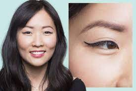 Even if you've never worn eyeliner before, all it takes is a little practice to take your makeup to the next i have very bad eyesight. How To Do Winged Eyeliner For Every Eye Shape Cat Eyeliner Tutorial