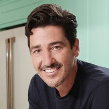 Jonathan Knight's Farmhouse Fixer Show Reviews and Opinions