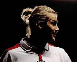 Why decide on ombre or glitter when you might have the most effective of equally worlds? David Beckham Ponytail England Shirt 10 Hair Styles Top 10