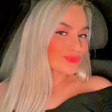 Abby Dieter's Instagram, Twitter & Facebook