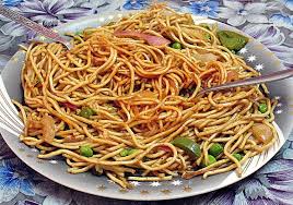 Recette Nouilles Chinoises Sautees Aux Legumes Et Aux Oeufs Recette Recettes Nouilles Chinoises Recette Asiatique Nouilles Chinoises