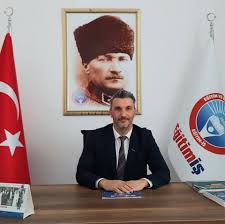 Cenaze İlanı Hatice Bingül'ün eşi, Erdem Bingül, Elvan ve Sercan  Altıparmak'ın babaları, Ahmet, Sabri, Mustafa, Salih Bingül'ün abileri,  Doruk Bingül, Eflin ve Efecan Tosun'un dedeleri, çarşı esnaflarından berber  ATİLLA BİNGÜL vefat etmiştir.