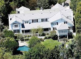 Pics Ashton Kutcher Mila Kunis Purchase New Baby Friendly Home Beverly Hills Houses Celebrity Houses Celebrity Mansions