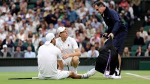 Drama en Wimbledon: Lesión de Dimitrov da a Sinner Pase Agónico - Imagen principal del artículo