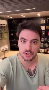 Pois é, temos agora um canal, canal? CANAL: "sulco ou vala corrida, natural  ou artificial, por onde corre água, leito para curso de água construído  para estabelecer comunicação entre rios, lagos, mares,