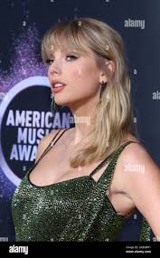 November 24, 2019, Los Angeles, California, USA: TAYLOR SWIFT arrives for  the American Music Awards 2019 at the Microsoft Theater. (Credit Image: © Kay  Blake/ZUMA Wire Stock Photo