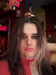 Resharing. Still looking but now for a January 1st move in since my  roommate will now be leaving at the end of the year. Please reach out if  you're interested. 😊 |