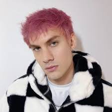 Iris Valdez's Instagram, Twitter & Facebook