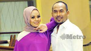 Menafikan artis golongan kayangan, shuib berkata dia dan isterinya, siti sarah tetap menerima hukuman apabila turut dikenakan kompaun sebelum ini kerana melanggar sop. Sarah Hanya Teman Shuib Saja
