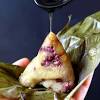 During dragon boat festival, usually, kids would wear sachets (佩香囊) in the countryside areas. 1