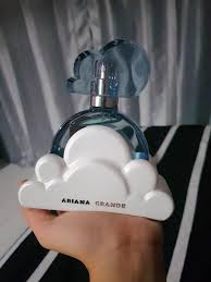This perfume is a creamy, sweet, coconut scent that i absolutely adore. Ariana Grande Cloud Perfume Edp Health Beauty Perfumes Deodorants On Carousell