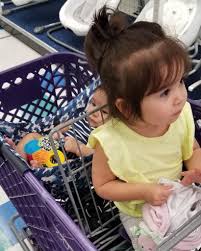 A shopping cart hammock for baby so there's more room in the cart for your groceries and target essentials like coffee.and wine! Stormieariel March 2018