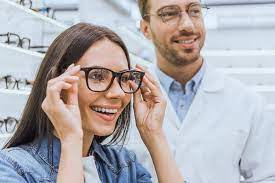 Below Is A List Of The Top And Leading Optometrists In Chicago To Help You Find The Best Optometrists Located Near You Optometrist Laser Vision Lasik Surgery