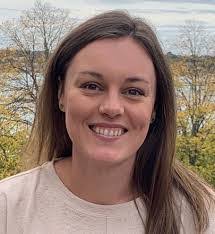 Gwen Windham's Instagram, Twitter & Facebook