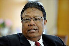 Selepas persaraan beliau, beliau dilantik sebagai penasihat ekonomi kerajaan. Pesara Atas Sebab Kesihatan Bakal Nikmati Faedah Lebih Baik Utusan Borneo Online