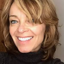 Jackie Chastain (@curvsetc)