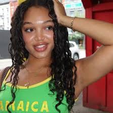 Kristen Maxwell (krissmaxi)