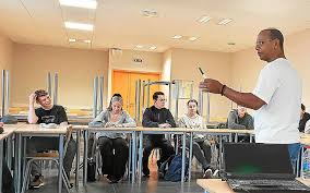 Un slameur a sensibilisé des élèves de Saint-Marc à la création artistique,  à Trégunc