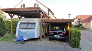 Carport Aus Holz Als Stufenbau 2 Unterschiedliche Hohen 1 X Fur Pkw Und 1 X Fur Wohnmobile Carport Wohnmobil Carport Carport Holz
