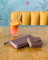 restock of small wallets and long zip wallets etoupe yellow the 18th ㅤ お待たせいたしました スモールウォレットとロングジップウォレットのエトープ レモンイエローが1月18日 金 正午に再入荷いたしま トープ ベンチュラ レモンイエロー