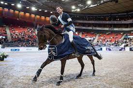 Le cavalier jurassien steve guerdat (qui a fêté ses 34 ans le 10 juin 2016) a déjà derrière lui un parcours impressionnant. Steve Guerdat Tops Riesenbeck S Main Class Equnews International