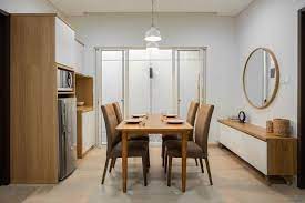 Harmoni memikat, warna putih dan kayu khas rumah. Cantiknya Interior Putih Coklat Dengan Furnitur Serbaguna Halaman All Kompas Com