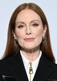 Carol Strong's Instagram, Twitter & Facebook