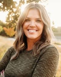 Tracy Archibald's Instagram, Twitter & Facebook