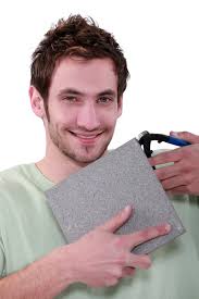 Profil seorang pria bernyanyi ke mikrofon — Foto Stok © photography33  #11848358