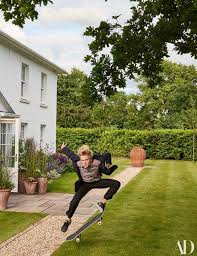 Inside India Hicks And David Flint Wood S Charming English Country House English Country House India Hicks Country House