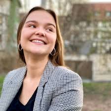 Ich habe einen neuen Job und arbeite jetzt als Praktikantin bei ZIF