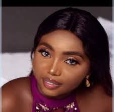 Anna Profit's Instagram, Twitter & Facebook