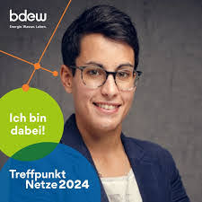 Lena Burr's Instagram, Twitter & Facebook