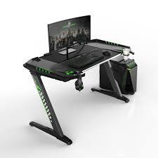 For game tables, the best choice would be to have a lighting source above every table; Gaming Tische Pc