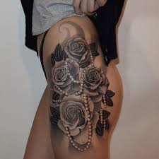 Black And White Roses Nahhh I Think All Tattooed Roses Should Be In Colour As They Could Look Like Cabbages Girl Thigh Tattoos Thigh Tattoos Women Tattoos