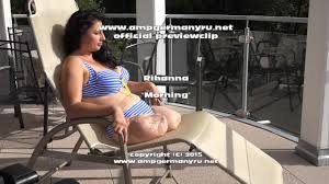 Dak posando - ThisVid.com